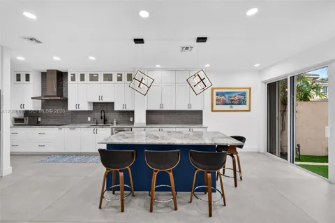 200 NE 14th Ave #6