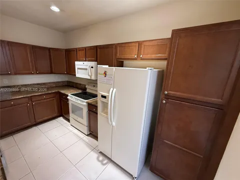 9572 SW 169th Pl #House