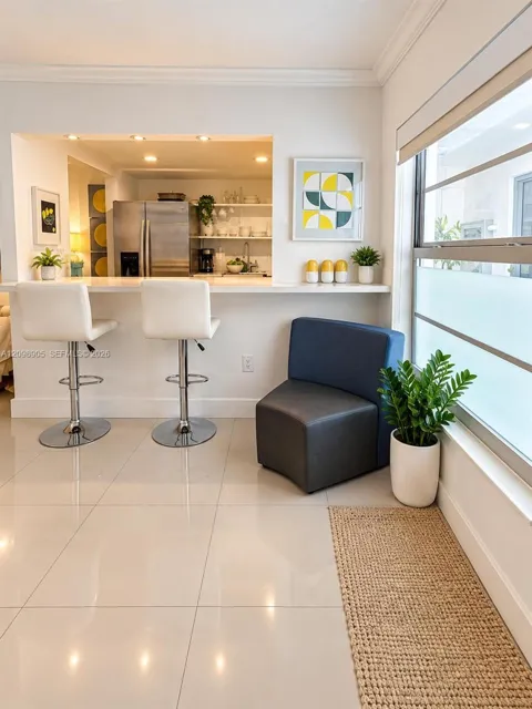 240 Collins Ave #2C