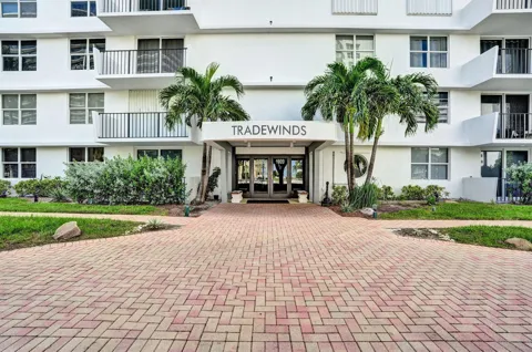 1009 Ocean Boulevard #207