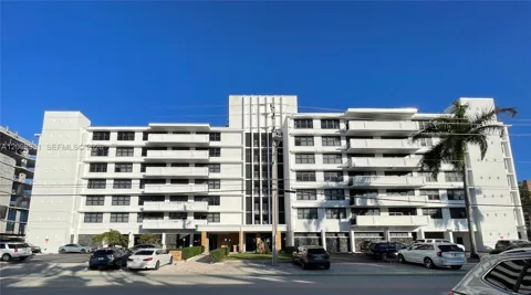 10101 E Bay Harbor Dr #402