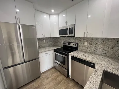 15350 SW 76th Ter #207