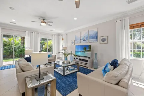 6116 57th Ct