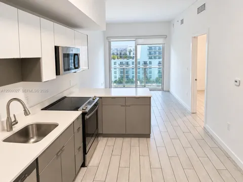 321 NE 26 #802