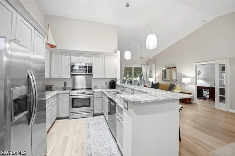Huntington Lakes Circle #202