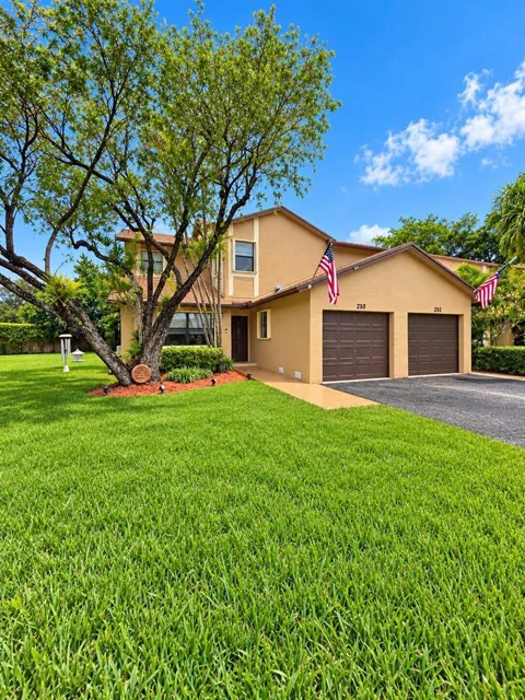 250 LAKESIDE CIRCLE