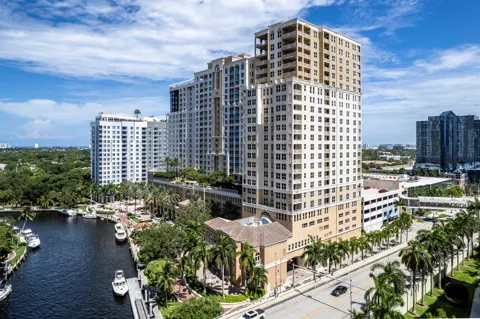 511 SE 5TH AVENUE #1116