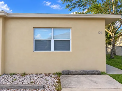 1711 NW 7th Street