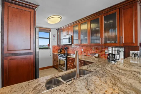 9940 S Ocean Drive #609