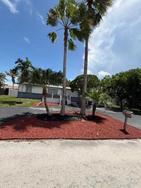 3040 Tropical Trail