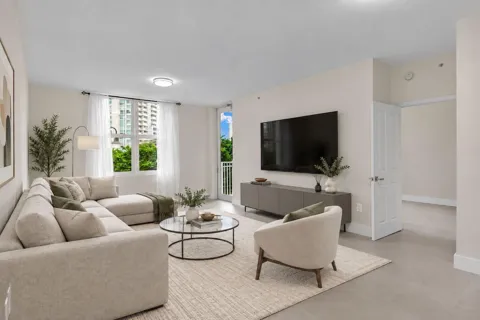 511 SE 5th Avenue #703