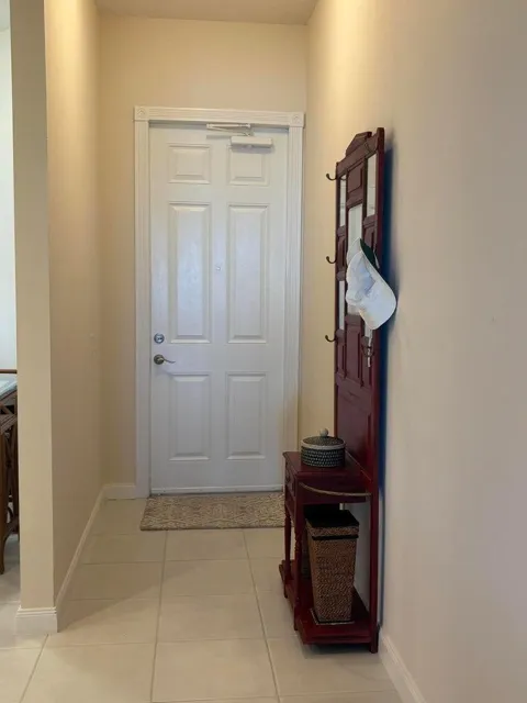 27 HARBOUR ISLE DRIVE W #305