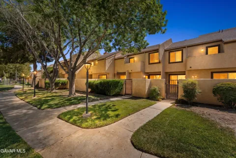 1830 E Avenue J2 #Apt 3