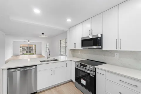 2925 SW 22ND AVENUE #2080