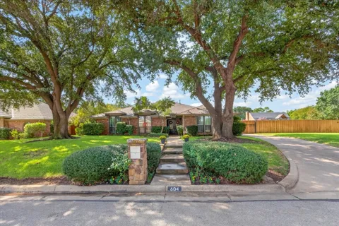 604 Lincoln Court