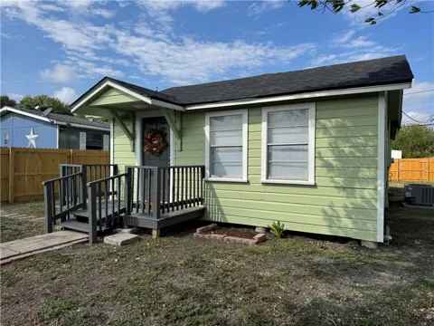 448 Peach Street