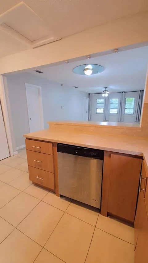 2521 SW 58th Manor #B