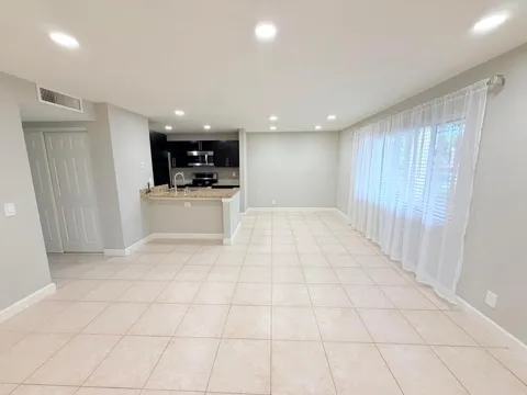 907 MEADOWS CIRCLE