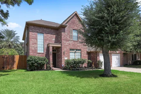 11001 Thornwood Drive