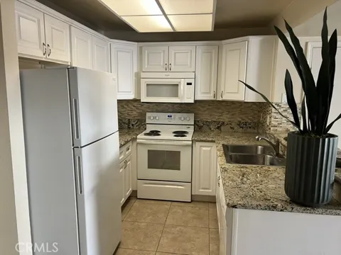 2266 Bradford Avenue #115