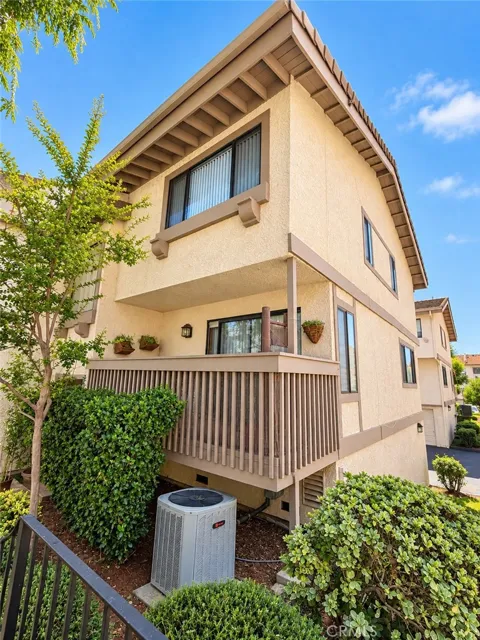 26009 Alizia Canyon #E