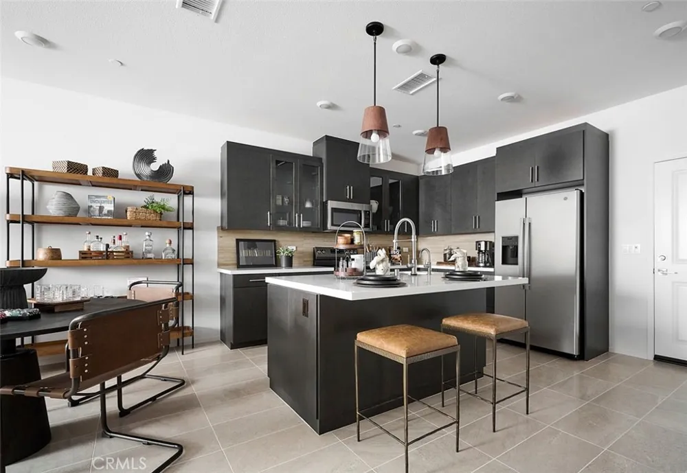 3541 S. Eichler Paseo #26 Ontario, CA 91761