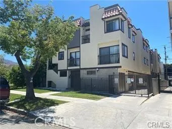 1022 Irving Avenue #3