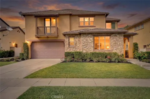 885 E Manresa Drive