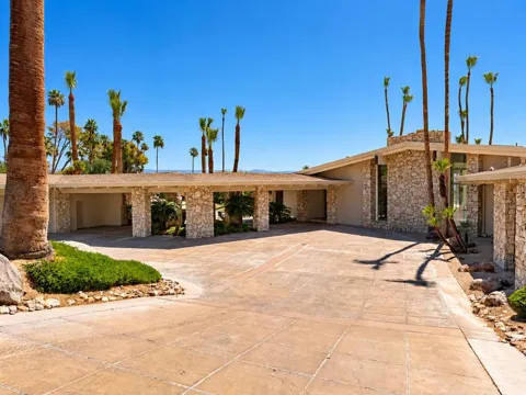 925 W Coronado Avenue