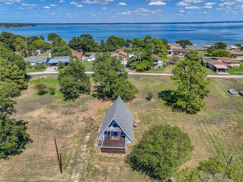 221 Crestmont Street Point Blank, TX 77364
