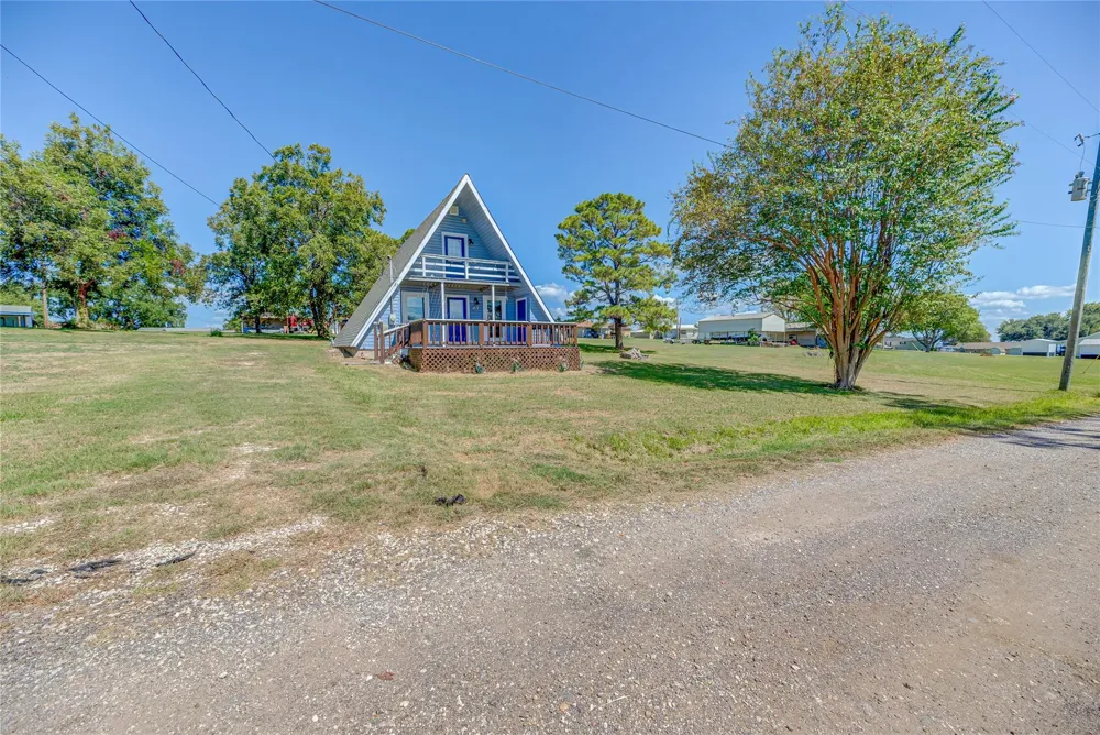 221 Crestmont Street Point Blank, TX 77364