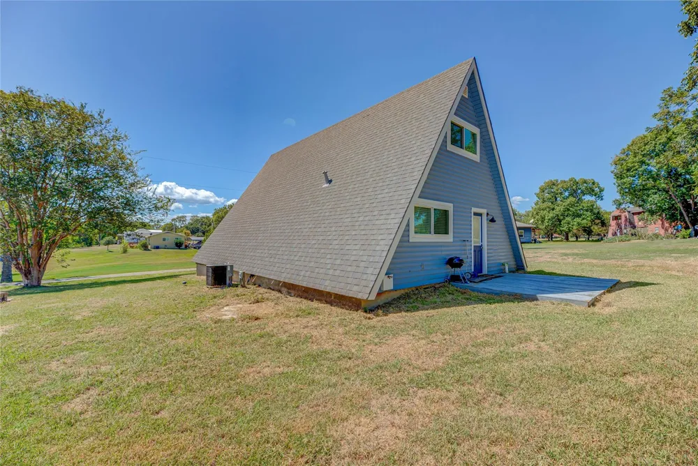 221 Crestmont Street Point Blank, TX 77364
