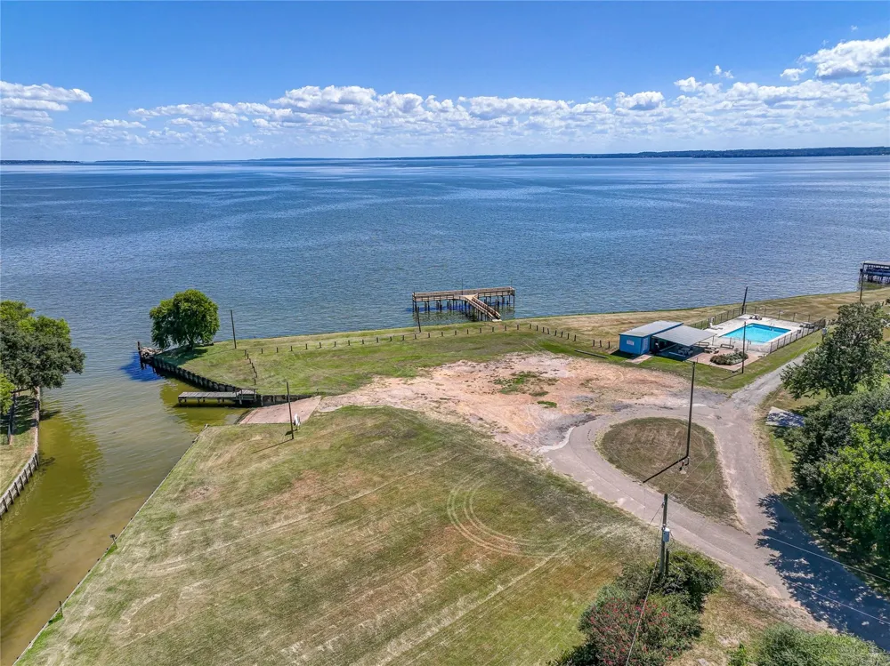 221 Crestmont Street Point Blank, TX 77364