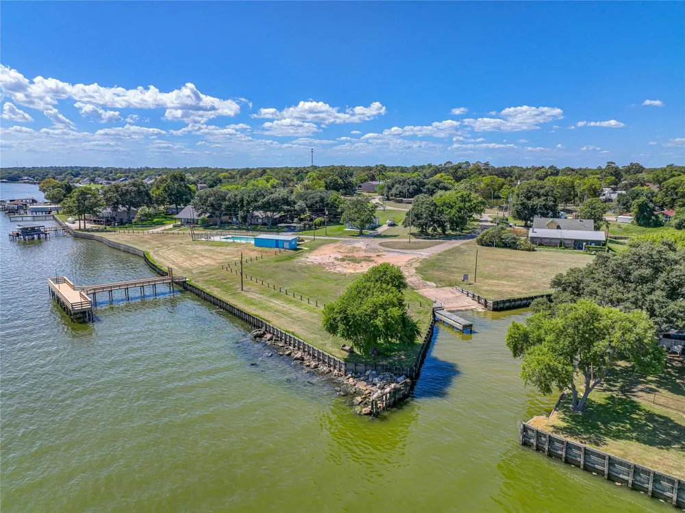 221 Crestmont Street Point Blank, TX 77364