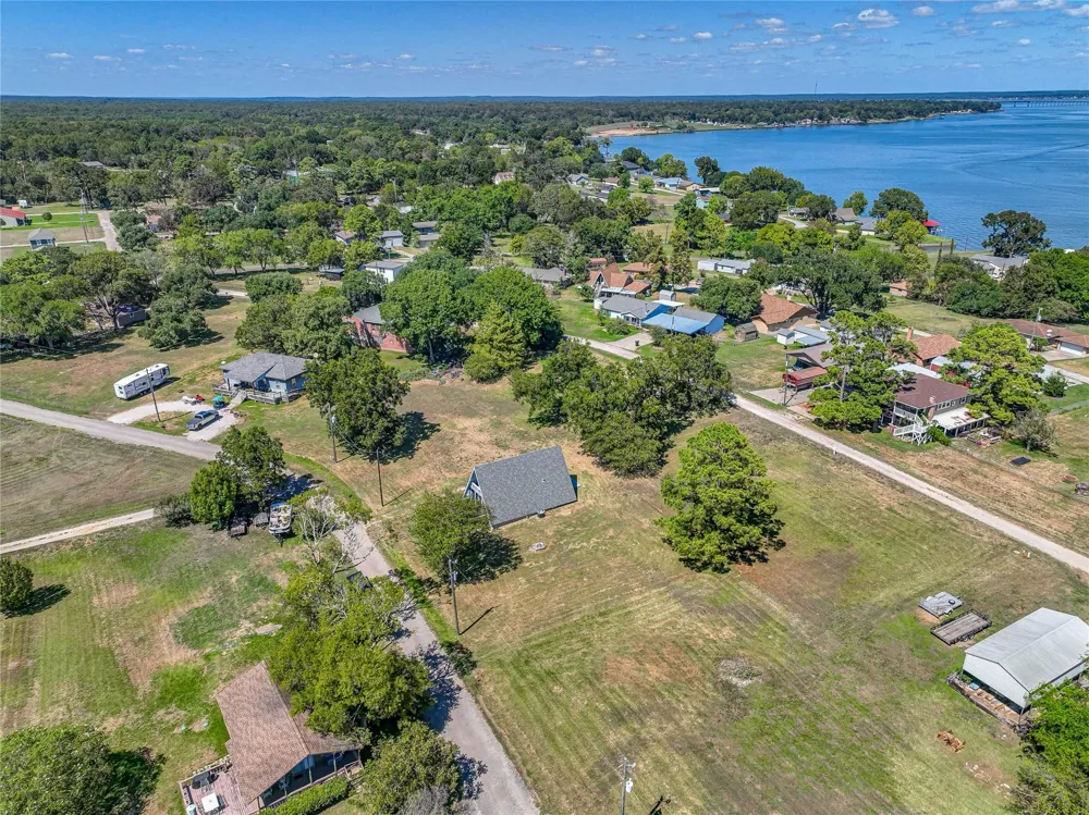 221 Crestmont Street Point Blank, TX 77364