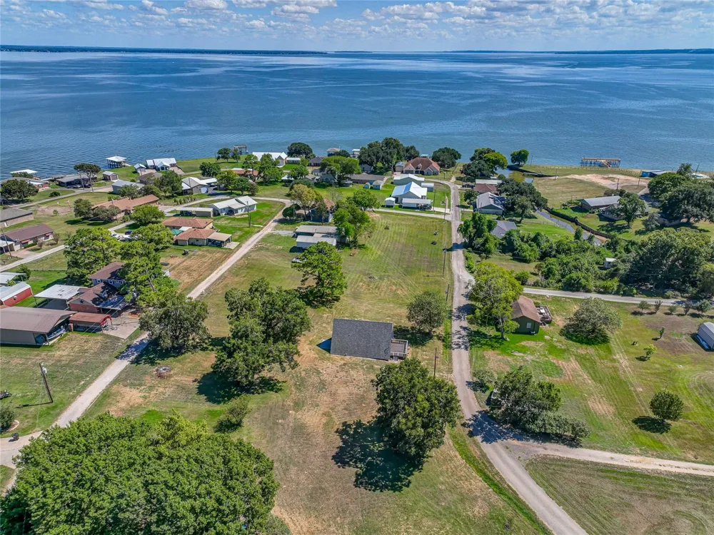 221 Crestmont Street Point Blank, TX 77364