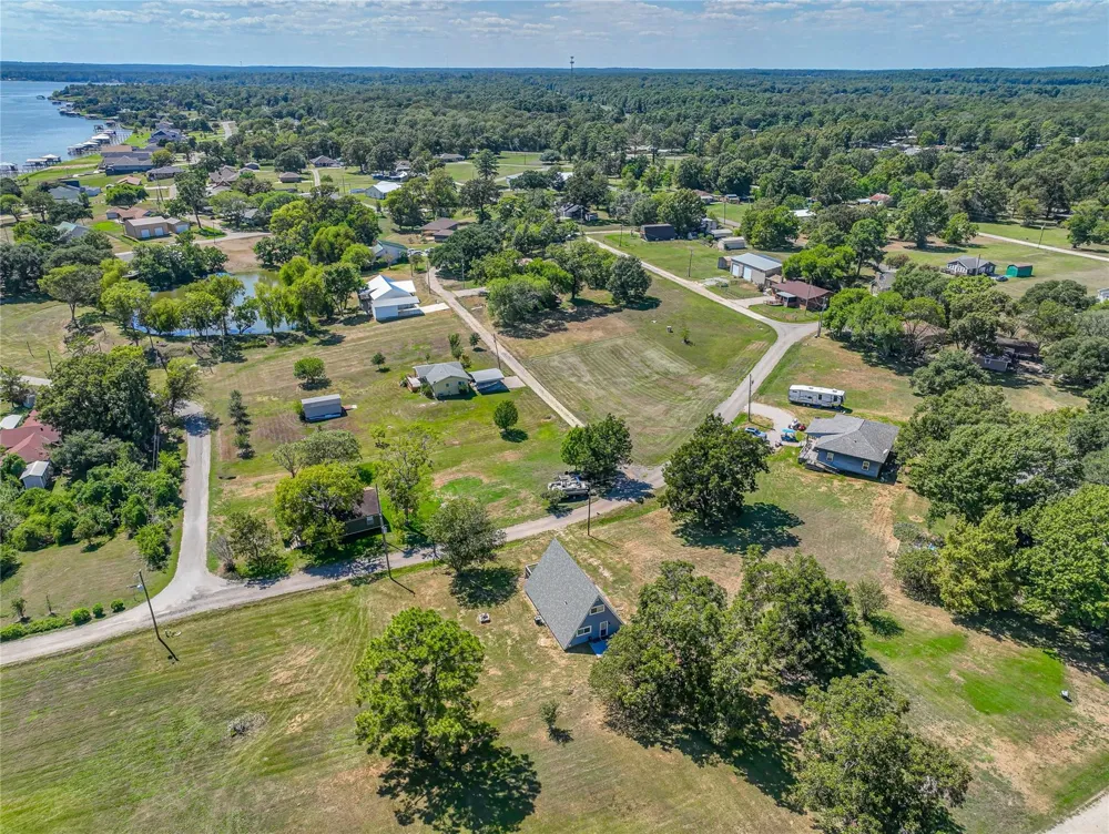 221 Crestmont Street Point Blank, TX 77364