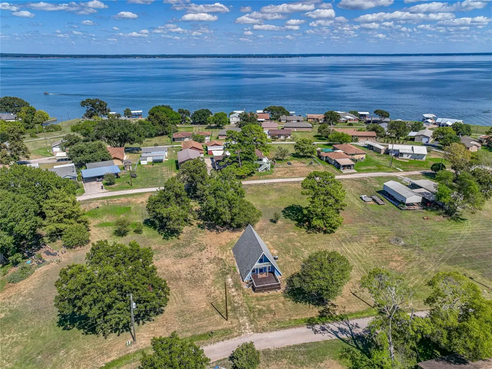 221 Crestmont Street Point Blank, TX 77364