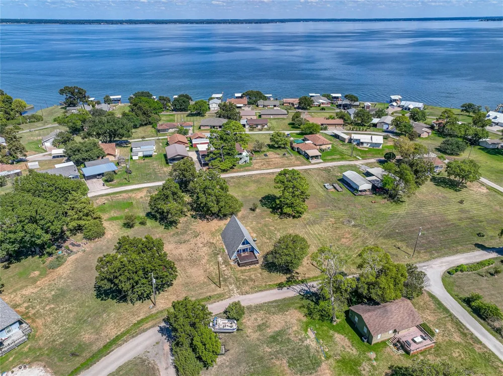 221 Crestmont Street Point Blank, TX 77364
