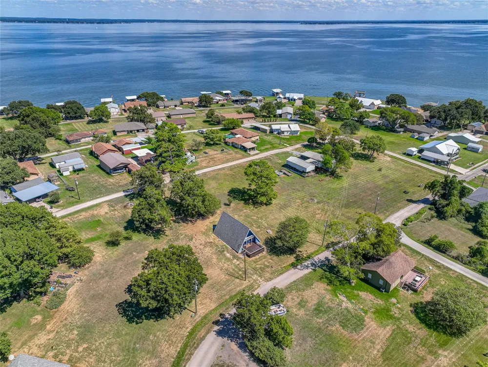 221 Crestmont Street Point Blank, TX 77364