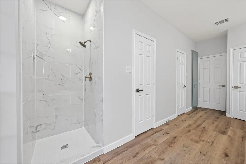 8010 Ashley Circle Drive Houston, TX 77071