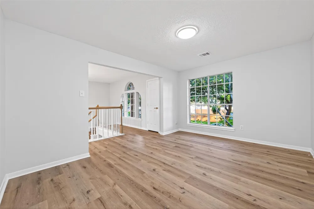 8010 Ashley Circle Drive Houston, TX 77071