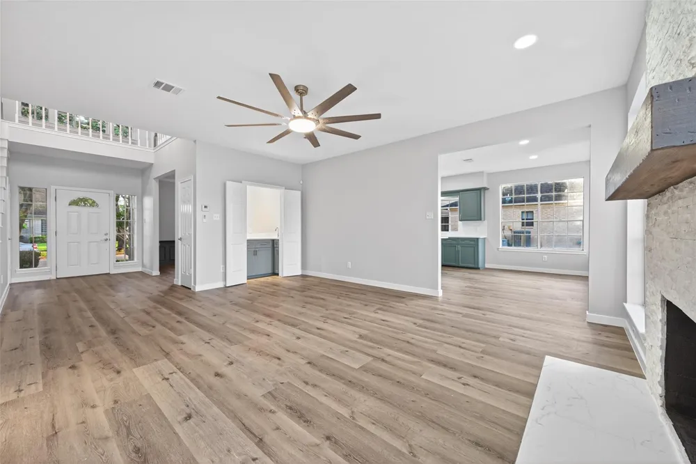 8010 Ashley Circle Drive Houston, TX 77071