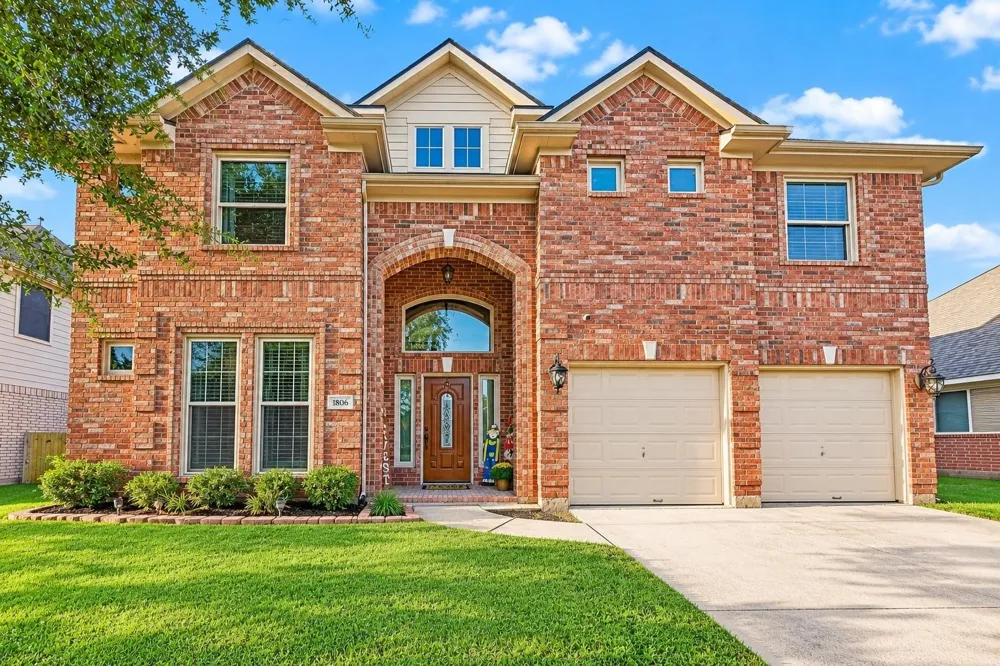 1806 N Everglades Deer Park, TX 77536