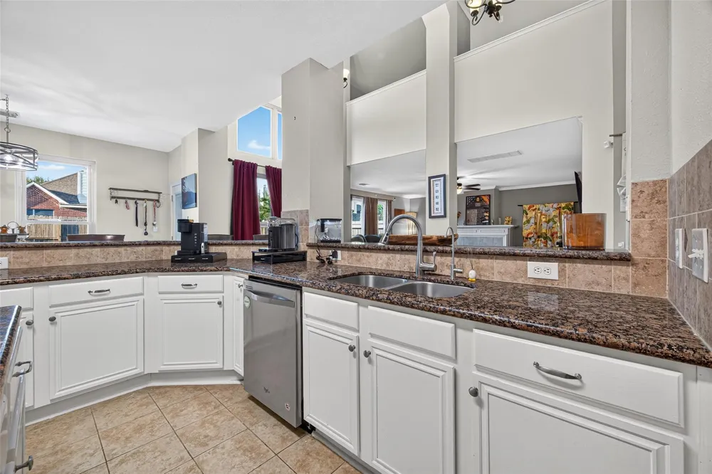 1806 N Everglades Deer Park, TX 77536