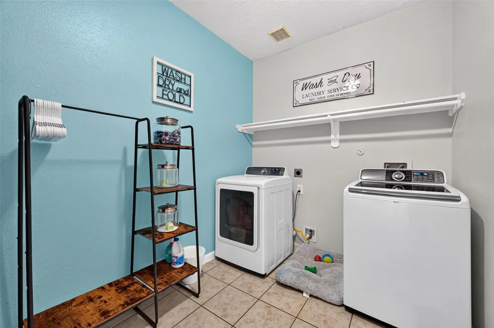 1806 N Everglades Deer Park, TX 77536