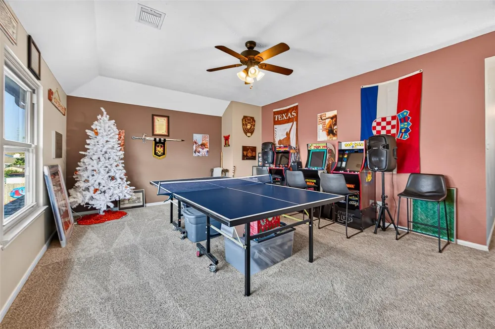 1806 N Everglades Deer Park, TX 77536