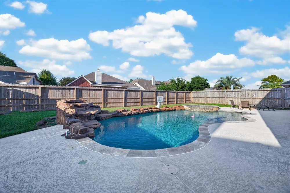 1806 N Everglades Deer Park, TX 77536
