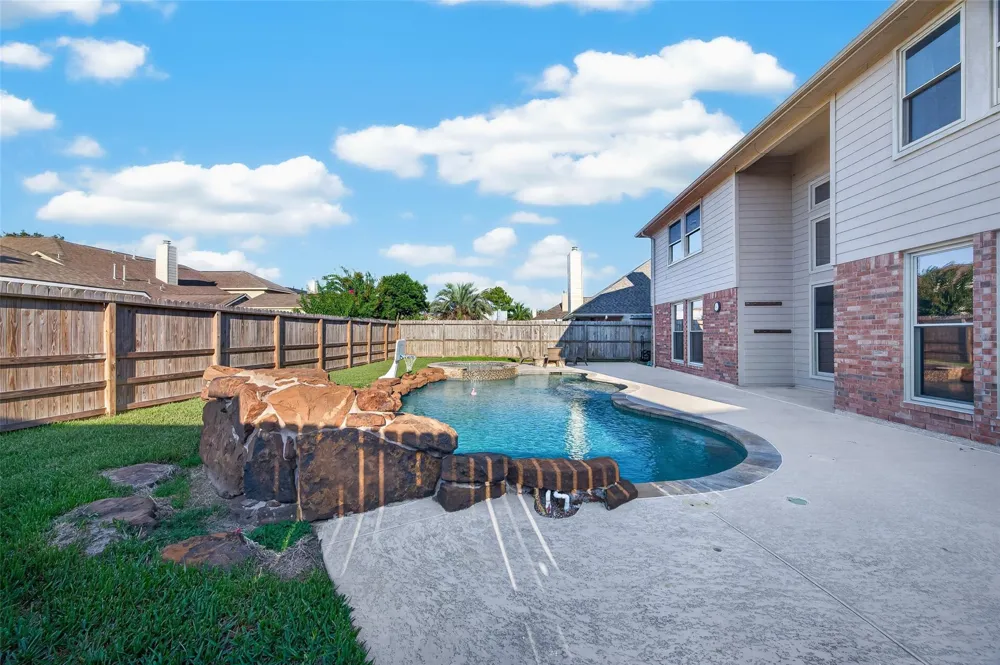1806 N Everglades Deer Park, TX 77536