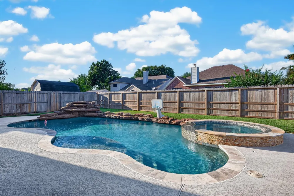 1806 N Everglades Deer Park, TX 77536